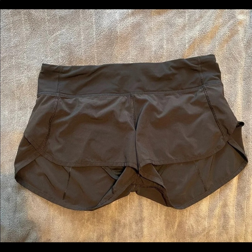 Lululemon shorts size 6